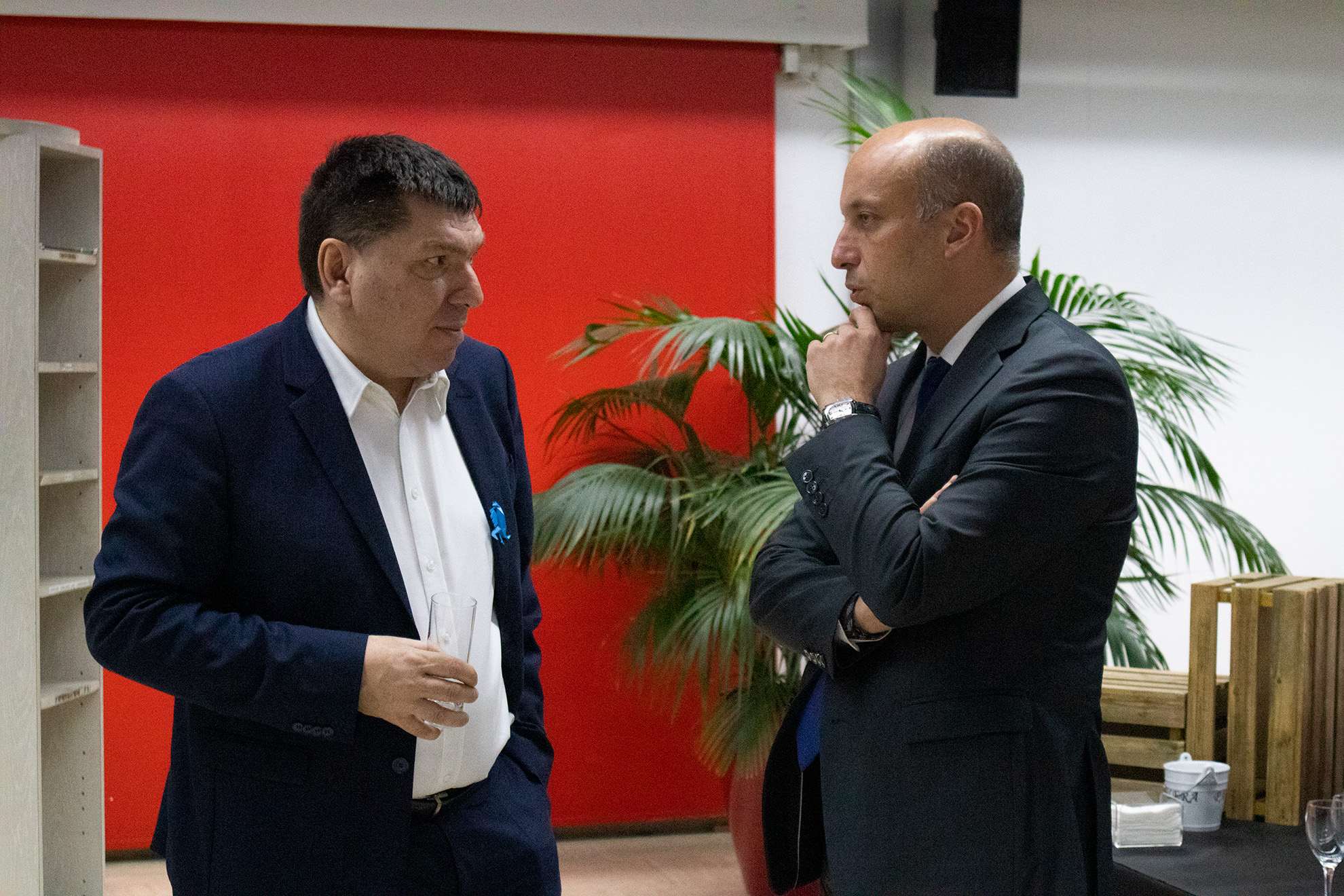 Christian CUREL et François BERARD discutent.