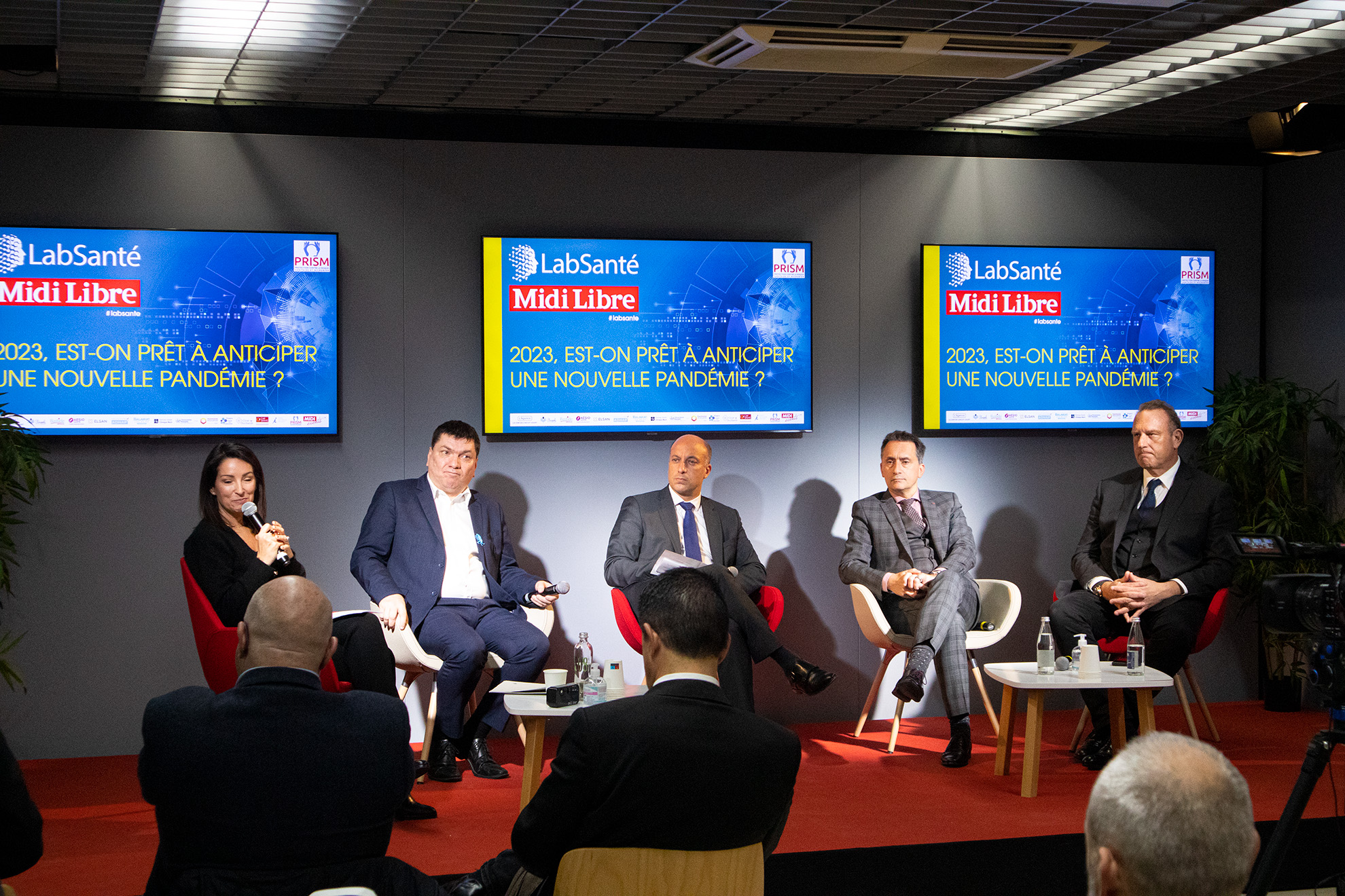 Le débat "2023, est-on prêt à anticiper une nouvelle pandémie ?" est animé par Virginie Galligani (Midi Libre)