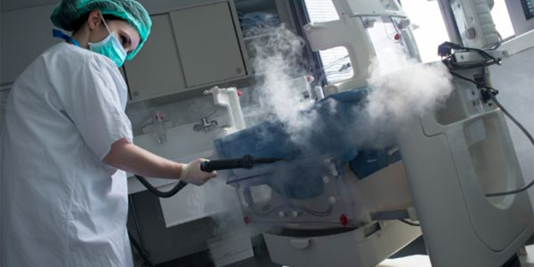 Le bionettoyage vapeur des incubateurs en néonatologie